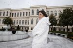 Istanbul 25 januari 2013
Yolanthe Sneijder Cabau samen met haar schoonvader Berrie Sneijder en hondje James in de tuin van het four seasons Hotel in Istanbul.
Peter Smulders bv