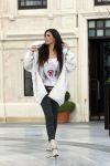 Istanbul 25 januari 2013
Yolanthe Sneijder Cabau samen met haar schoonvader Berrie Sneijder en hondje James in de tuin van het four seasons Hotel in Istanbul.
Peter Smulders bv