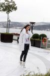Istanbul 25 januari 2013
Yolanthe Sneijder Cabau samen met haar schoonvader Berrie Sneijder en hondje James in de tuin van het four seasons Hotel in Istanbul.
Peter Smulders bv