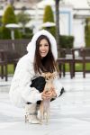 Istanbul 25 januari 2013
Yolanthe Sneijder Cabau samen met haar schoonvader Berrie Sneijder en hondje James in de tuin van het four seasons Hotel in Istanbul.
Peter Smulders bv