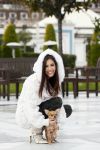 Istanbul 25 januari 2013
Yolanthe Sneijder Cabau samen met haar schoonvader Berrie Sneijder en hondje James in de tuin van het four seasons Hotel in Istanbul.
Peter Smulders bv