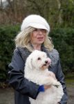 Aalsmeer 17 januari 2014
Bonnie st Claire met haar hondjes bij haar huis.
