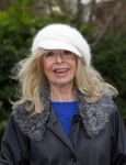 Aalsmeer 17 januari 2014
Bonnie st Claire met haar hondjes bij haar huis.