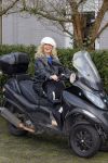 Aalsmeer 17 januari 2014
Bonnie st Claire met haar hondjes bij haar huis.