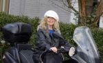 Aalsmeer 17 januari 2014
Bonnie st Claire met haar hondjes bij haar huis.