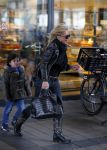 Amsterdam 11 januari 2014
Connie Breukhoven gaat winkelen met haar kleinkinderen in het gelderlandplein waar een half uur later een schietpartij plaats zou vinden.