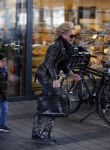 Amsterdam 11 januari 2014
Connie Breukhoven gaat winkelen met haar kleinkinderen in het gelderlandplein waar een half uur later een schietpartij plaats zou vinden.
