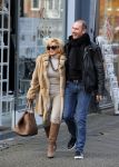 Amsterdam 13 januari 2014
Connie Breukhoven met nieuwe vriend Eugene v  Dun op de cornelis schuytstraat.