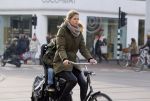 Amsterdam 22 januari 2014
Doutzen Kroes met haar zoontje op de fiets in Amsterdam. Tijdstip 12.30 uur