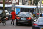 Amsterdam 22 januari 2014
Gigi Ravelli stapt na afspraak met vriendin in een taxi.