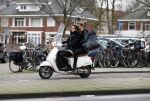 Amsterdam 9 januari 2013
Holly Brood met (een) vriend op vespa scooter.