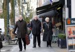 Amsterdam 13 januari 2013
Joop v Zijl met zijn vrouw op de cornelis schuytstraat.