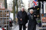 Amsterdam 13 januari 2013
Joop v Zijl met zijn vrouw op de cornelis schuytstraat.