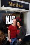 Apeldoorn 19 januari 2015
Melisa v d Meyde en Andy in haar salon en bij hun nieuwe huis. Melisa heeft voortaan de sizero van tamara Elbaz.