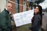Apeldoorn 19 januari 2015
Melisa v d Meyde en Andy in haar salon en bij hun nieuwe huis. Melisa heeft voortaan de sizero van tamara Elbaz.