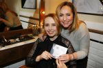 Amsterdam 26 januari 2015
CD presentatie Angela Groothuizen in people's place.
Angela treedt op met dochter Nona en haar andere dochter Lola filmt het concert.
Man Rob Mooij is natuurlijk ook aanwezig.