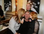 Amsterdam 26 januari 2015
CD presentatie Angela Groothuizen in people's place.
Angela treedt op met dochter Nona en haar andere dochter Lola filmt het concert.
Man Rob Mooij is natuurlijk ook aanwezig.