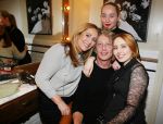 Amsterdam 26 januari 2015
CD presentatie Angela Groothuizen in people's place.
Angela treedt op met dochter Nona en haar andere dochter Lola filmt het concert.
Man Rob Mooij is natuurlijk ook aanwezig.