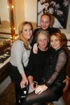 Amsterdam 26 januari 2015
CD presentatie Angela Groothuizen in people's place.
Angela treedt op met dochter Nona en haar andere dochter Lola filmt het concert.
Man Rob Mooij is natuurlijk ook aanwezig.