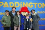 Amsterdam 8 februari 2015
Premiere Paddington in Pathe Arena met stemmencast Beau v Erven Dorens en Lange Frans.
Beau met zijn vrouw Selly en hun kinderen