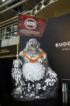 Amsterdam 26 januari 2015
Winston Post draait als dj op de buddha to buddha stand op de modefabriek in de rai.
Goldbergh van Sandra Peet heeft een mooie stand.
Portare heeft twee neiwue merken. Pierre v Hooijdonk staat er met Metro Sneakers.
Mooie container als stand en Goosecraft heeft een hele mooie stand.