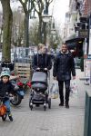Amsterdam 27 januari 2015
Doutzen Kroes en Sunnery James met zoontje Phyllon James (Gorre)achter de kinderwagen in Amsterdam zuid.