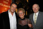 Amsterdam 2 februari 2015
Willeke Alberti viert haar 60 jarig artiesten jubileum in Carre en haar 70e verjaardag.
Gerard Joling met moeder en haar vriend
