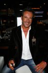 Uitgeest 19 januari 2015
Nieuwjaarsreceptie Henk Geels in Bobs saloon in uitgeest.
Gerard Joling met Bobbi Eden