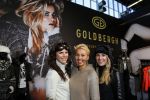 Amsterdam 26 januari 2015
Winston Post draait als dj op de buddha to buddha stand op de modefabriek in de rai.
Goldbergh van Sandra Peet heeft een mooie stand.
Portare heeft twee neiwue merken. Pierre v Hooijdonk staat er met Metro Sneakers.
Mooie container als stand en Goosecraft heeft een hele mooie stand.