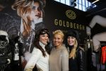 Amsterdam 26 januari 2015
Winston Post draait als dj op de buddha to buddha stand op de modefabriek in de rai.
Goldbergh van Sandra Peet heeft een mooie stand.
Portare heeft twee neiwue merken. Pierre v Hooijdonk staat er met Metro Sneakers.
Mooie container als stand en Goosecraft heeft een hele mooie stand.