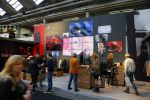 Amsterdam 26 januari 2015
Winston Post draait als dj op de buddha to buddha stand op de modefabriek in de rai.
Goldbergh van Sandra Peet heeft een mooie stand.
Portare heeft twee neiwue merken. Pierre v Hooijdonk staat er met Metro Sneakers.
Mooie container als stand en Goosecraft heeft een hele mooie stand.