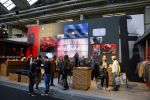 Amsterdam 26 januari 2015
Winston Post draait als dj op de buddha to buddha stand op de modefabriek in de rai.
Goldbergh van Sandra Peet heeft een mooie stand.
Portare heeft twee neiwue merken. Pierre v Hooijdonk staat er met Metro Sneakers.
Mooie container als stand en Goosecraft heeft een hele mooie stand.