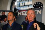 Amsterdam 2 februari 2015
Presentatie helden van Frits en Barbara Barend. Op de cover staan Guus Hiddink en Frank de Boer.
In het blad staan oa interviews met Jorien ter Mors Thijsje Oenema en Kai Reus.
De presentatie was bij gassan diamonds.