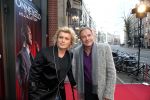 Amsterdam 8 februari 2015
Premiere Sonneveld in het nieuwe de la mar.
hans Klok met ex vriend op krukken