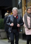 Amsterdam 27 januari 2015
Doutzen Kroes en Sunnery James met zoontje Phyllion achter de kinderwagen in Amsterdam zuid.Jan des Bouvrie loopt in Amsterdam zuid naar zijn porsche 911