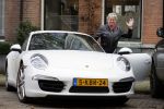 Amsterdam 27 januari 2015
Doutzen Kroes en Sunnery James met zoontje Phyllion achter de kinderwagen in Amsterdam zuid.Jan des Bouvrie loopt in Amsterdam zuid naar zijn porsche 911