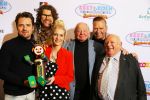 Alphen aan de Rijn 22 januari 2015
Presentatie nieuwe bassie en adriaan film.
Aad van Toor (Adriaan), Fedor Rossem (Boef Linke Leo), Job Bovelander (Koen), Janouk Kelderman (Keet!), Peter Sterk (Boef 1001) en Bas van Toor (Bassie) in Avifauna