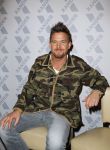 Amsterdam 28 januari 2015
Boekpresentatie Willeke Alberti in Carre.
Johnny de Mol reikt het eerste boek uit aan zijn moeder Willeke en Belinda Meuldijk die het boek geschreven heeft.
Ook zoon Kai  en zijn vrouw met zoon Finn zijn natuurlijk aanwezig