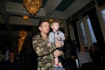 Amsterdam 28 januari 2015
Boekpresentatie Willeke Alberti in Carre.
Johnny de Mol reikt het eerste boek uit aan zijn moeder Willeke en Belinda Meuldijk die het boek geschreven heeft.
Ook zoon Kai  en zijn vrouw met zoon Finn zijn natuurlijk aanwezig