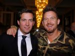 Amsterdam 28 januari 2015
Boekpresentatie Willeke Alberti in Carre.
Johnny de Mol reikt het eerste boek uit aan zijn moeder Willeke en Belinda Meuldijk die het boek geschreven heeft.
Ook zoon Kai  en zijn vrouw met zoon Finn zijn natuurlijk aanwezig