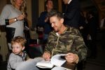 Amsterdam 28 januari 2015
Boekpresentatie Willeke Alberti in Carre.
Johnny de Mol reikt het eerste boek uit aan zijn moeder Willeke en Belinda Meuldijk die het boek geschreven heeft.
Ook zoon Kai  en zijn vrouw met zoon Finn zijn natuurlijk aanwezig