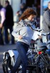 Uitdam/Amsterdam 17 januari 2015
Katja Schuurman rijdt met dochter Sammie van hun huis naar een landwinkel in Amsterdam waar ze samen boodschappen doen.