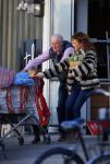 Uitdam/Amsterdam 17 januari 2015
Katja Schuurman rijdt met dochter Sammie van hun huis naar een landwinkel in Amsterdam waar ze samen boodschappen doen.