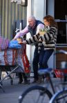 Uitdam/Amsterdam 17 januari 2015
Katja Schuurman rijdt met dochter Sammie van hun huis naar een landwinkel in Amsterdam waar ze samen boodschappen doen.