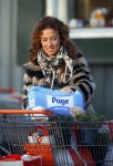Uitdam/Amsterdam 17 januari 2015
Katja Schuurman rijdt met dochter Sammie van hun huis naar een landwinkel in Amsterdam waar ze samen boodschappen doen.