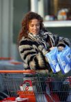 Uitdam/Amsterdam 17 januari 2015
Katja Schuurman rijdt met dochter Sammie van hun huis naar een landwinkel in Amsterdam waar ze samen boodschappen doen.