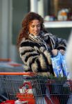 Uitdam/Amsterdam 17 januari 2015
Katja Schuurman rijdt met dochter Sammie van hun huis naar een landwinkel in Amsterdam waar ze samen boodschappen doen.