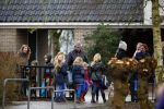 Uitdam - Zuiderwoude 29 januari 2015
De vader van Katja Schuurman haaltr zijn kleindochter Sammie op van school.