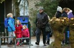 Uitdam - Zuiderwoude 29 januari 2015
De vader van Katja Schuurman haaltr zijn kleindochter Sammie op van school.