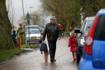 Uitdam - Zuiderwoude 29 januari 2015
De vader van Katja Schuurman haaltr zijn kleindochter Sammie op van school.